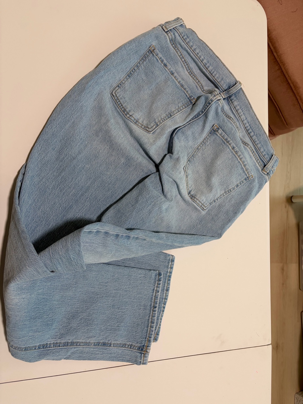 Old Navy WOW Mid Rise boyfriend Jean